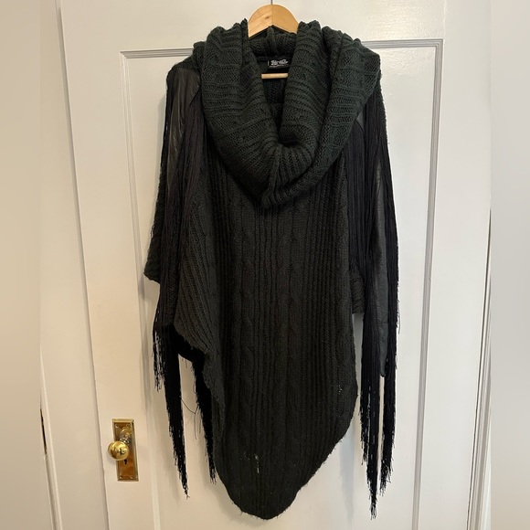S&G Fringe Cape - Hooded Knit and Leather Poncho - Picture 2 of 13
